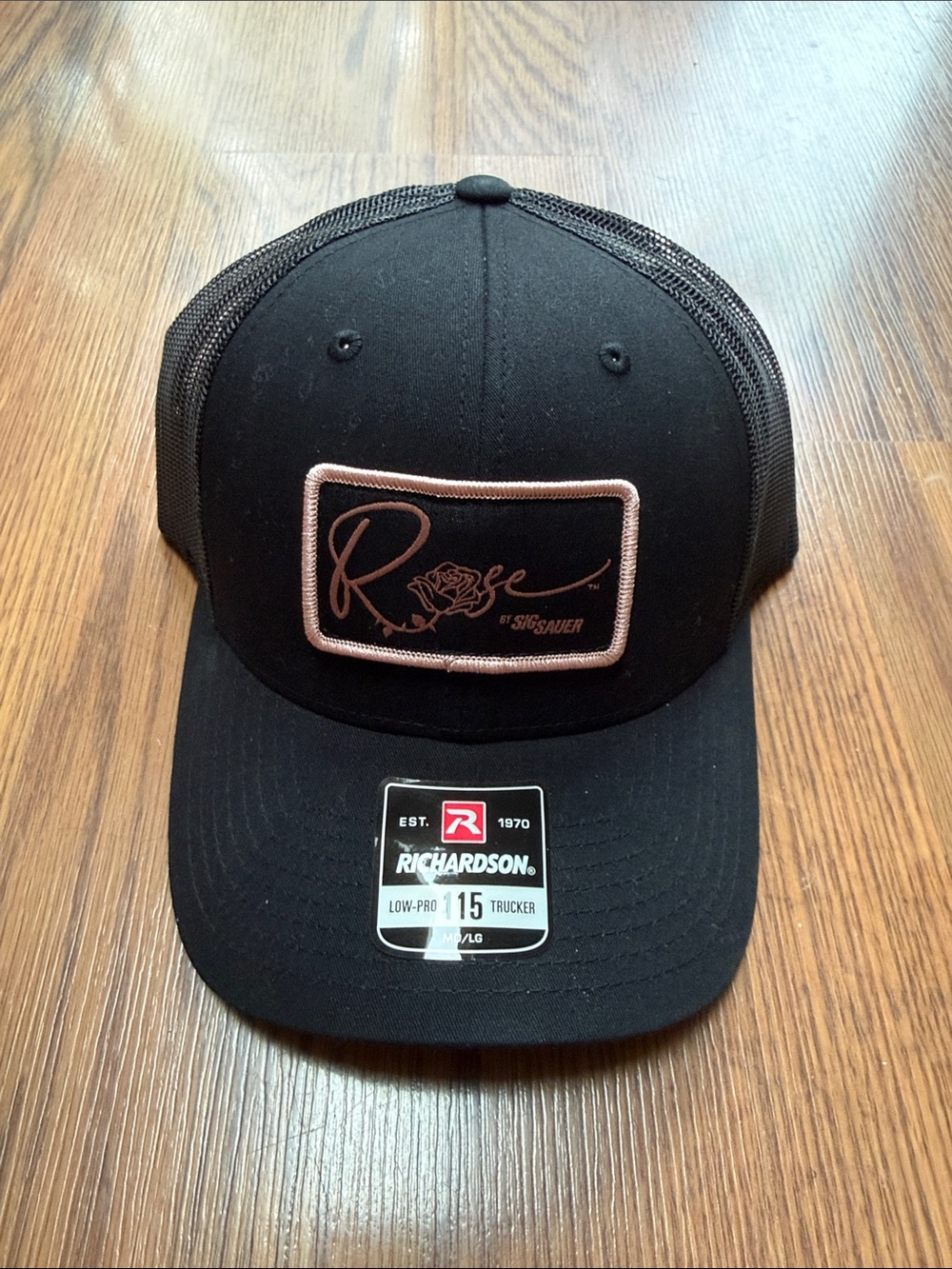 Sig sauer Rose Trucker Hat